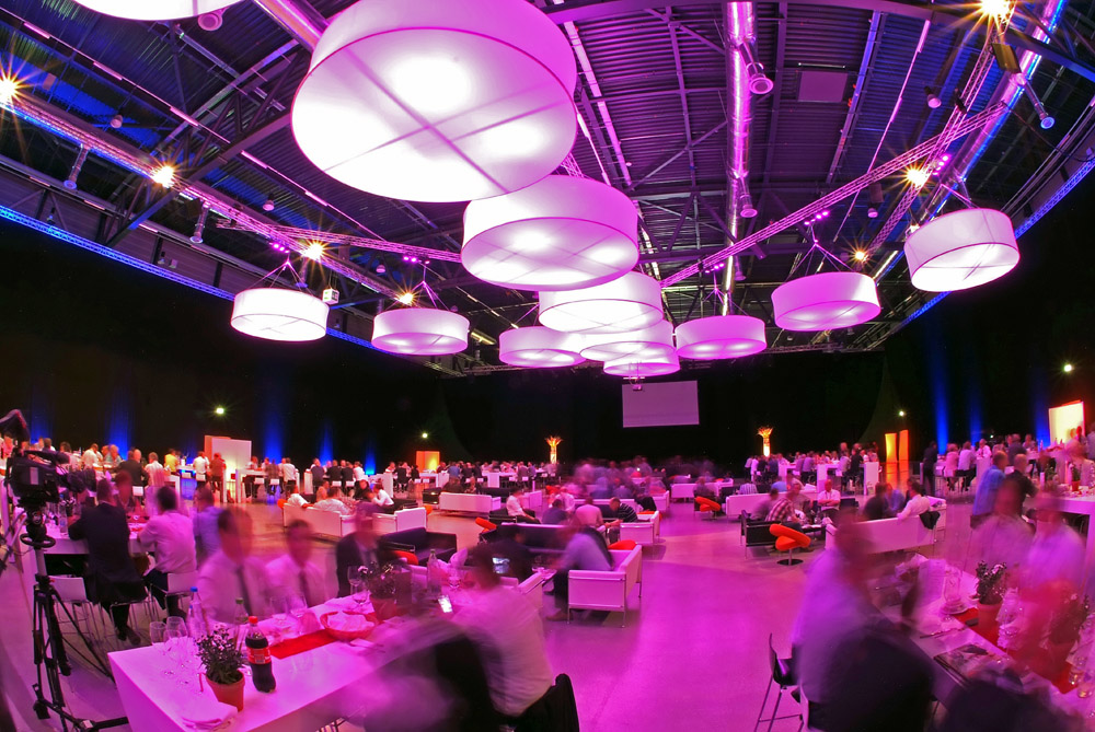 How to attract attendees to fee-paying events